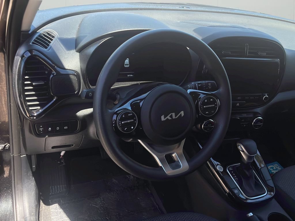 Used 2023 Kia Soul S FWD image 12