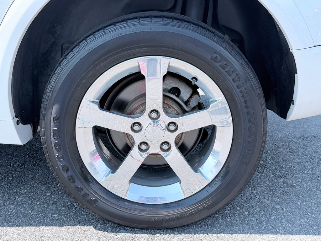 Used 2013 Chevrolet Captiva Sport LT FWD image 29