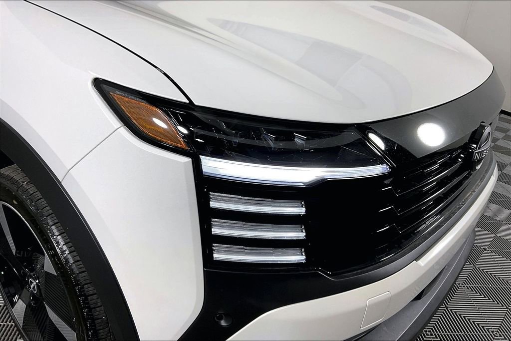 New 2026 Nissan Kicks SR w/ SR Premium Package image 36