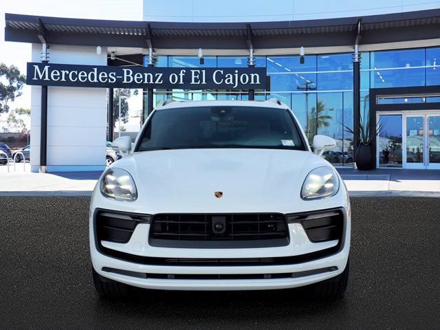 Used 2023 Porsche Macan AWD/4WD image 2