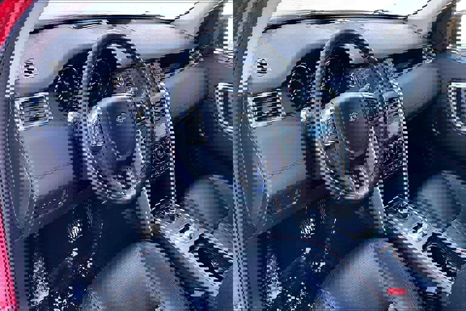 Used 2017 Land Rover Discovery Sport HSE image 18