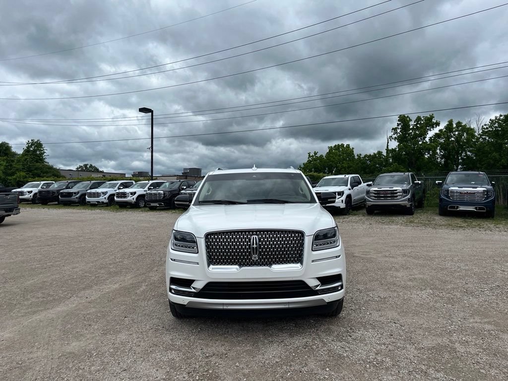 Used 2020 Lincoln Navigator Reserve w/ Luxury Package AWD/4WD image 3