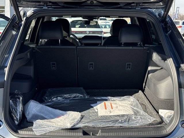 New 2026 Volkswagen Tiguan SE R-Line FWD image 10
