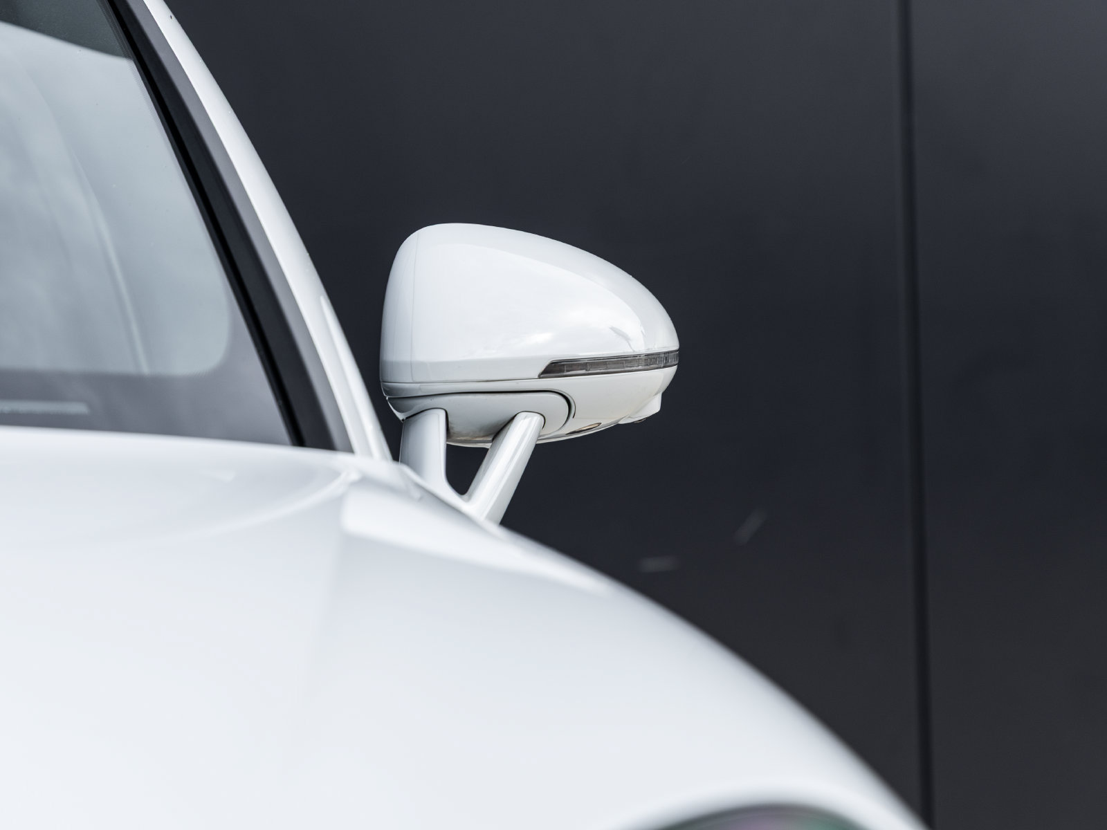 Certified 2022 Porsche Macan S AWD/4WD image 17