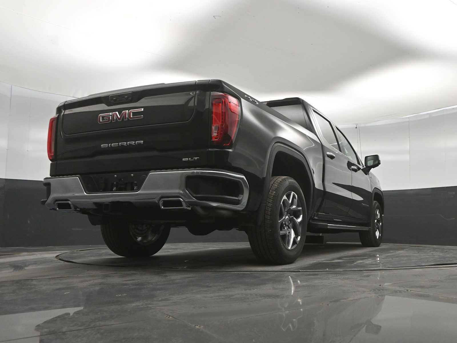 New 2026 GMC Sierra 1500 SLT w/ SLT Premium Package AWD/4WD image 38