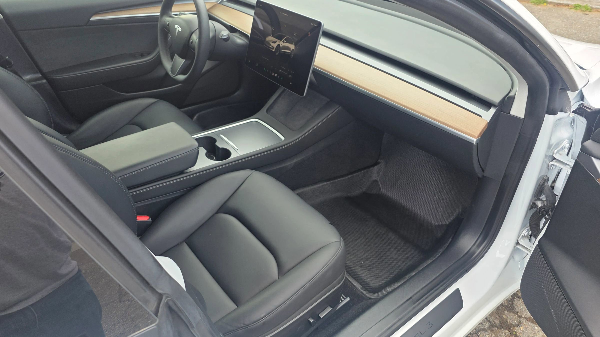 Used 2023 Tesla Model 3 Standard Range RWD image 12