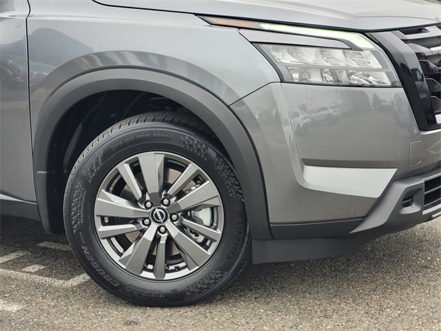 New 2025 Nissan Pathfinder SV image 3