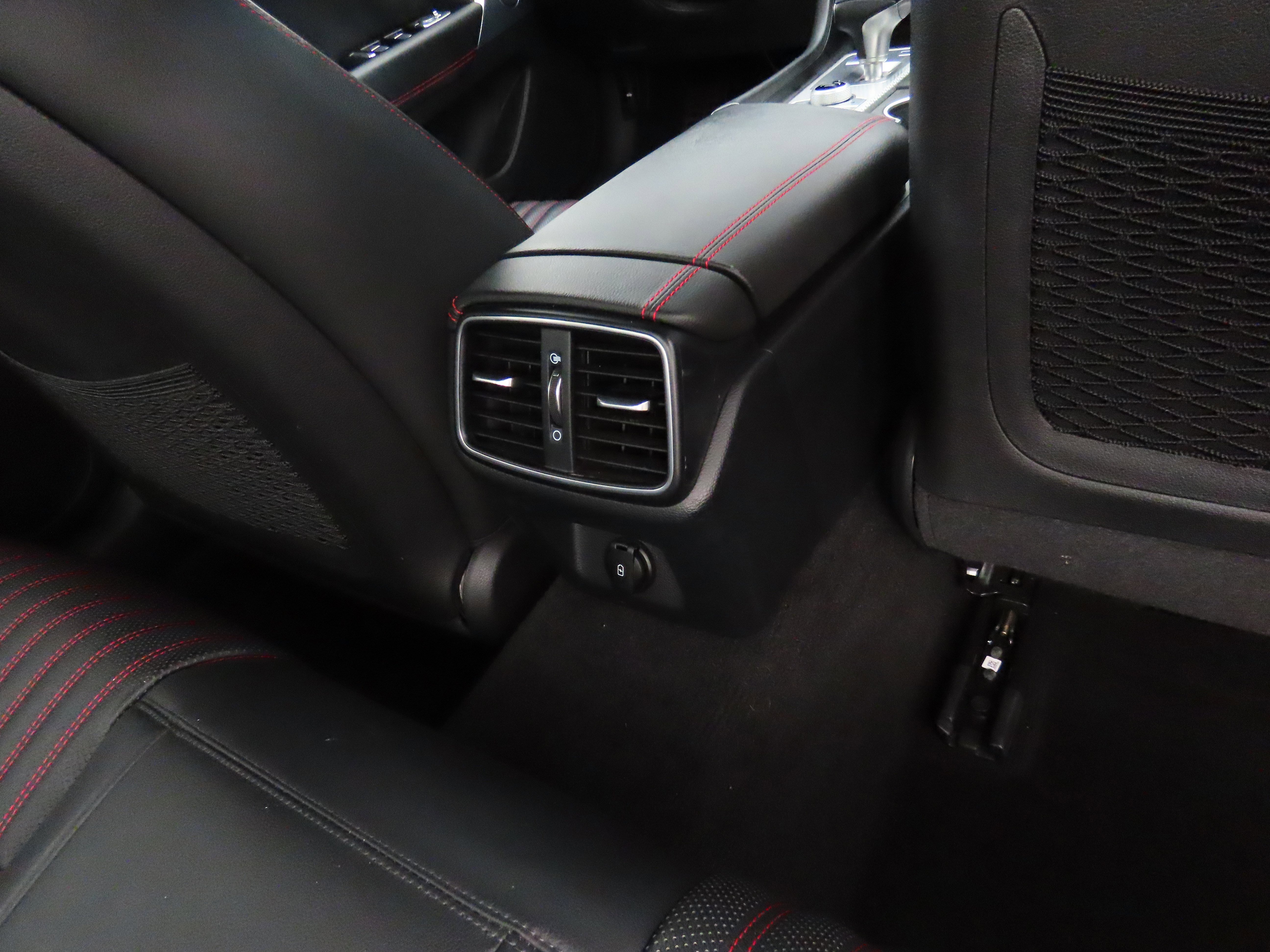 Used 2023 Genesis G70 2.0T w/ Sport Prestige Package image 14