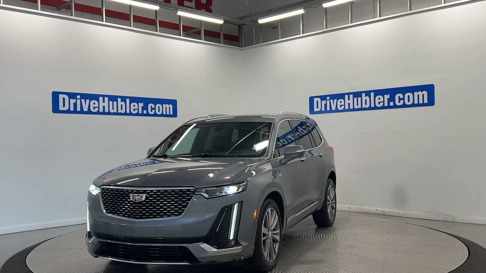 Used 2020 Cadillac XT6 Premium Luxury w/ Platinum Package AWD/4WD image 2