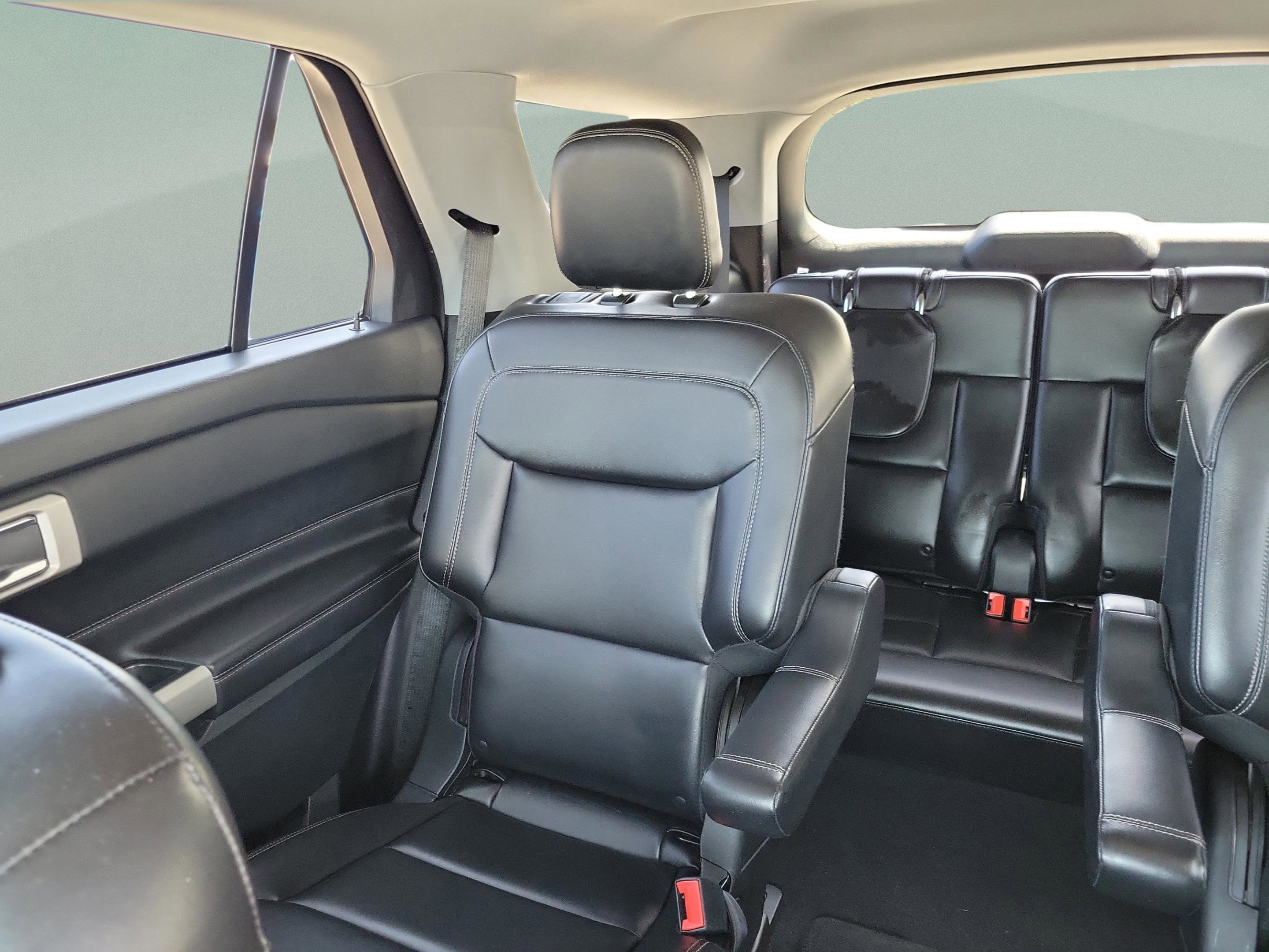 Used 2021 Ford Explorer XLT w/ Equipment Group 202A AWD/4WD image 8