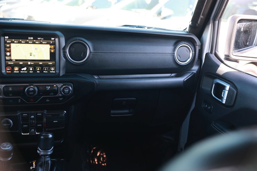 Used 2022 Jeep Wrangler Unlimited Sahara AWD/4WD image 32