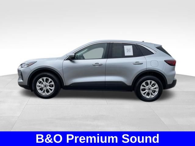 Used 2023 Ford Escape Active w/ Tech Pack #2 AWD/4WD image 2