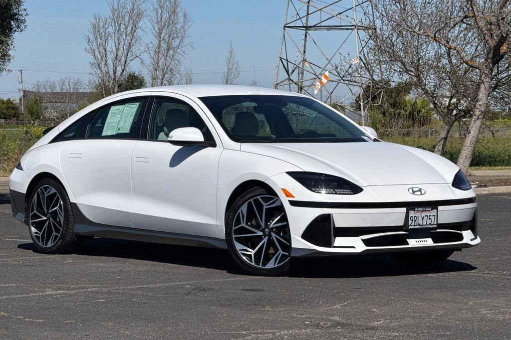 Used 2023 Hyundai Ioniq 6 SEL image 2