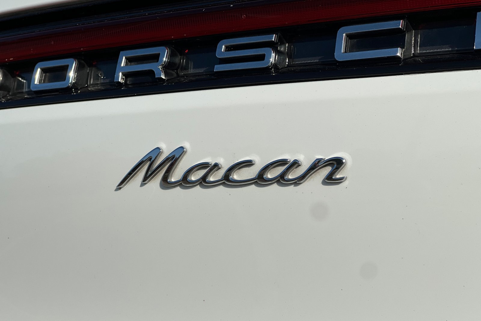 Used 2024 Porsche Macan AWD/4WD image 49