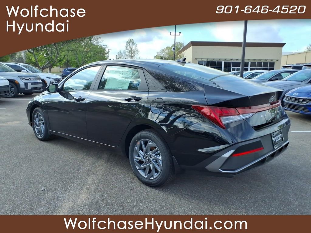 New 2026 Hyundai Elantra Hybrid FWD image 3