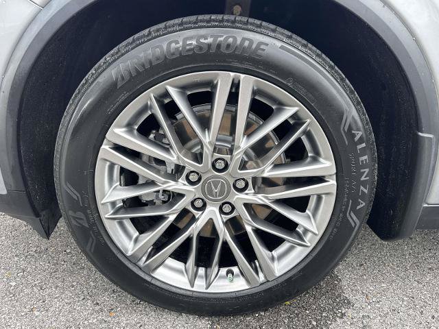 Used 2023 Acura MDX w/ Advance Package AWD/4WD image 9
