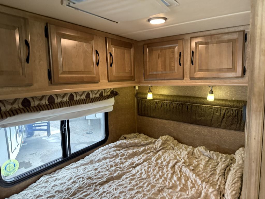 Used 2014 Mercedes-Benz Sprinter 3500 image 66