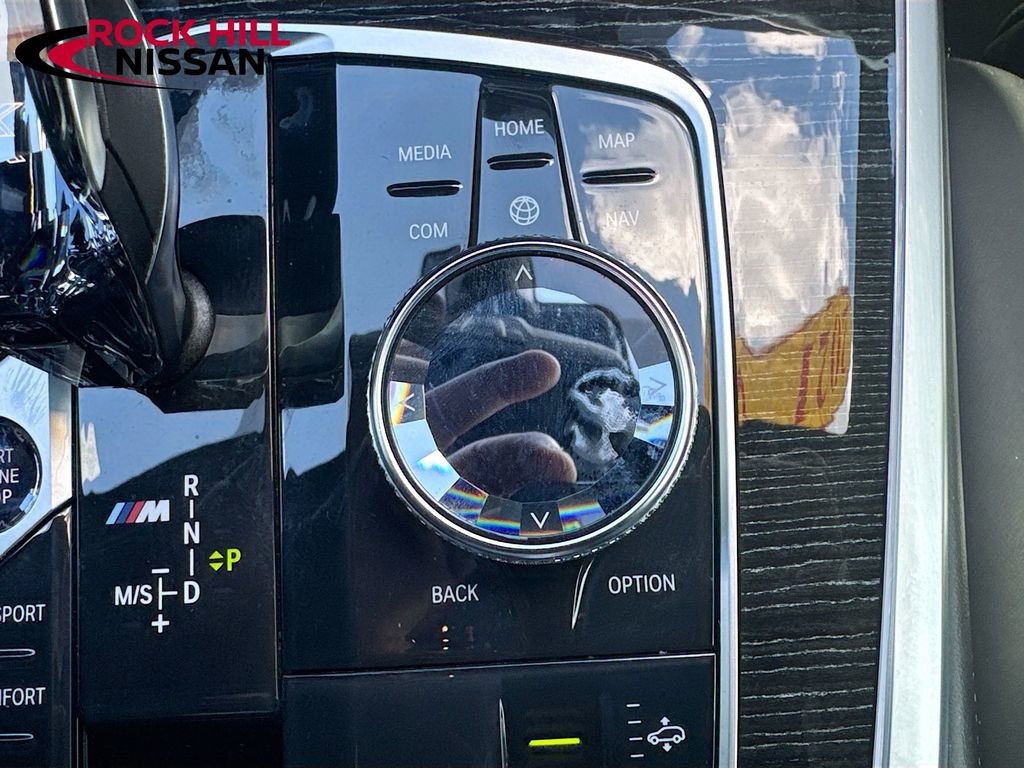 Used 2021 BMW X7 M50i w/ Dynamic Handling Package image 26