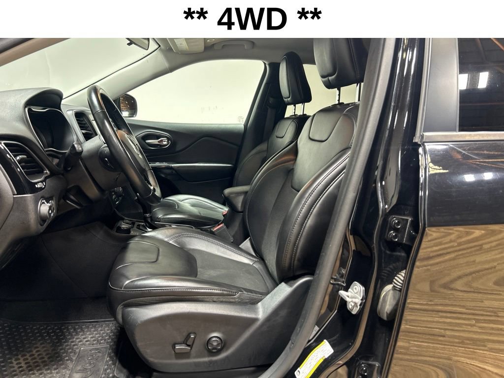 Certified 2019 Jeep Cherokee Latitude Plus AWD/4WD image 8