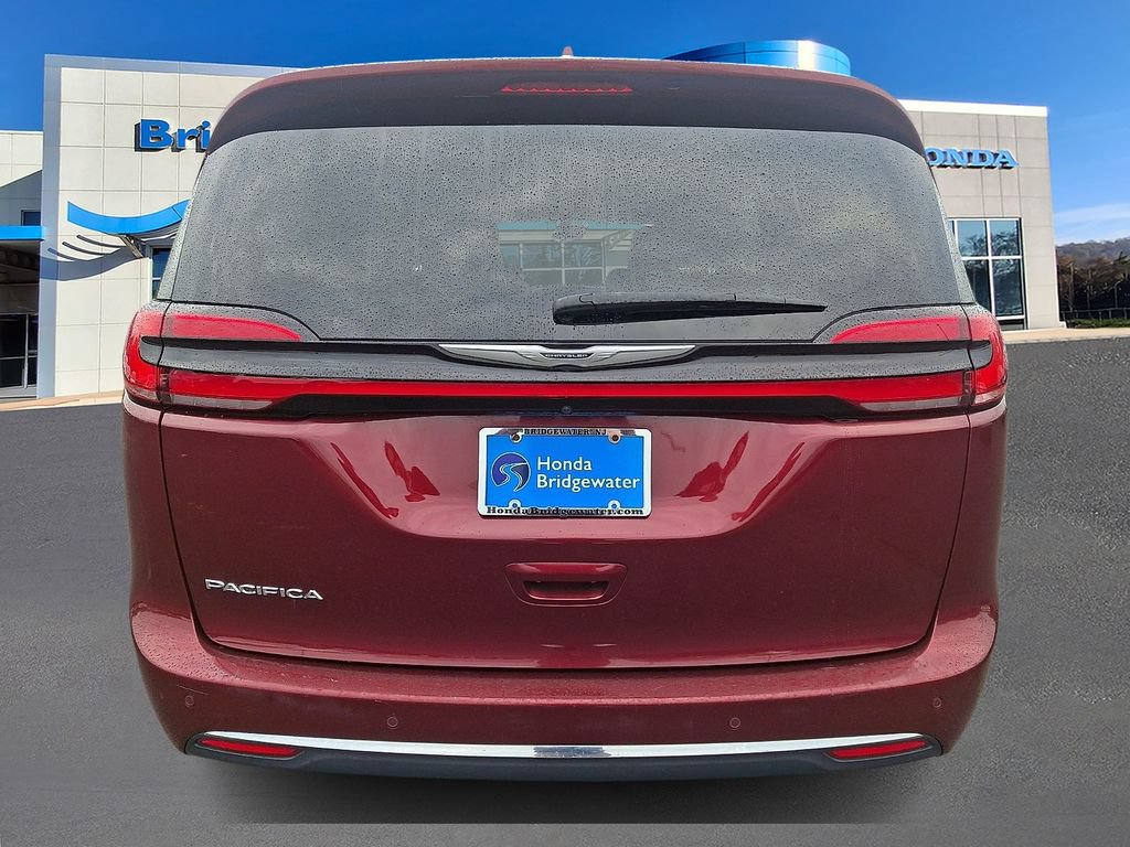 Used 2021 Chrysler Pacifica Touring-L FWD image 5