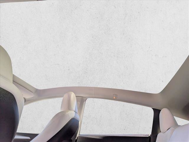 Used 2025 Tesla Model Y Performance AWD/4WD image 19