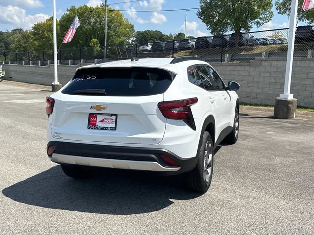 New 2026 Chevrolet Trax LT w/ Sunroof Package FWD image 4
