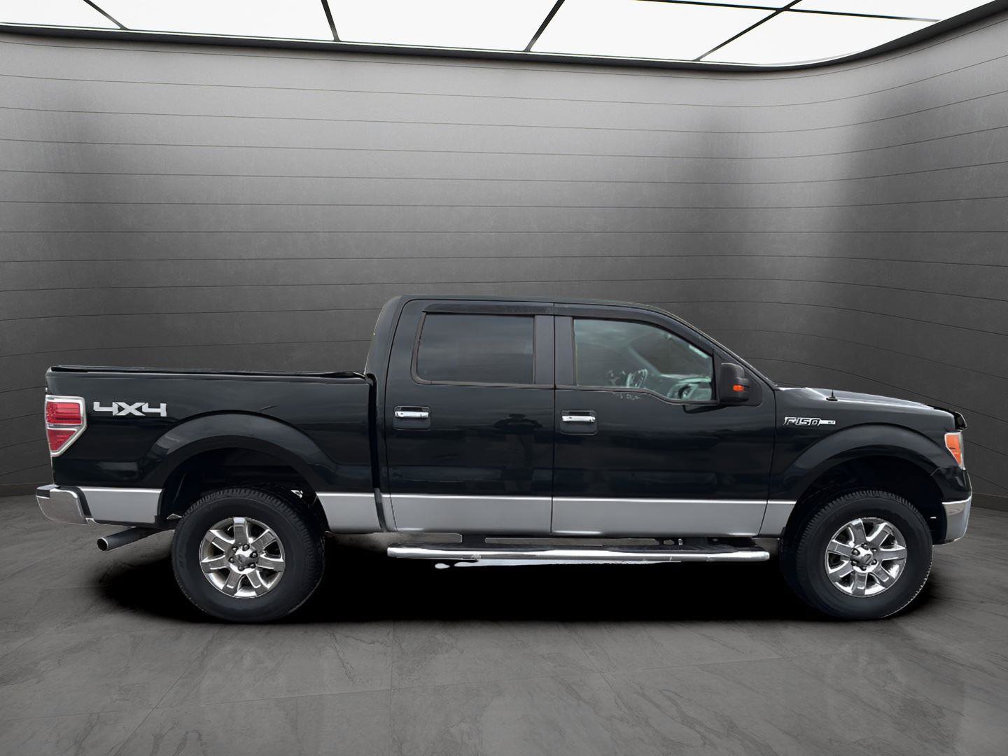 Used 2013 Ford F150 XLT w/ Luxury Equipment Group image 2