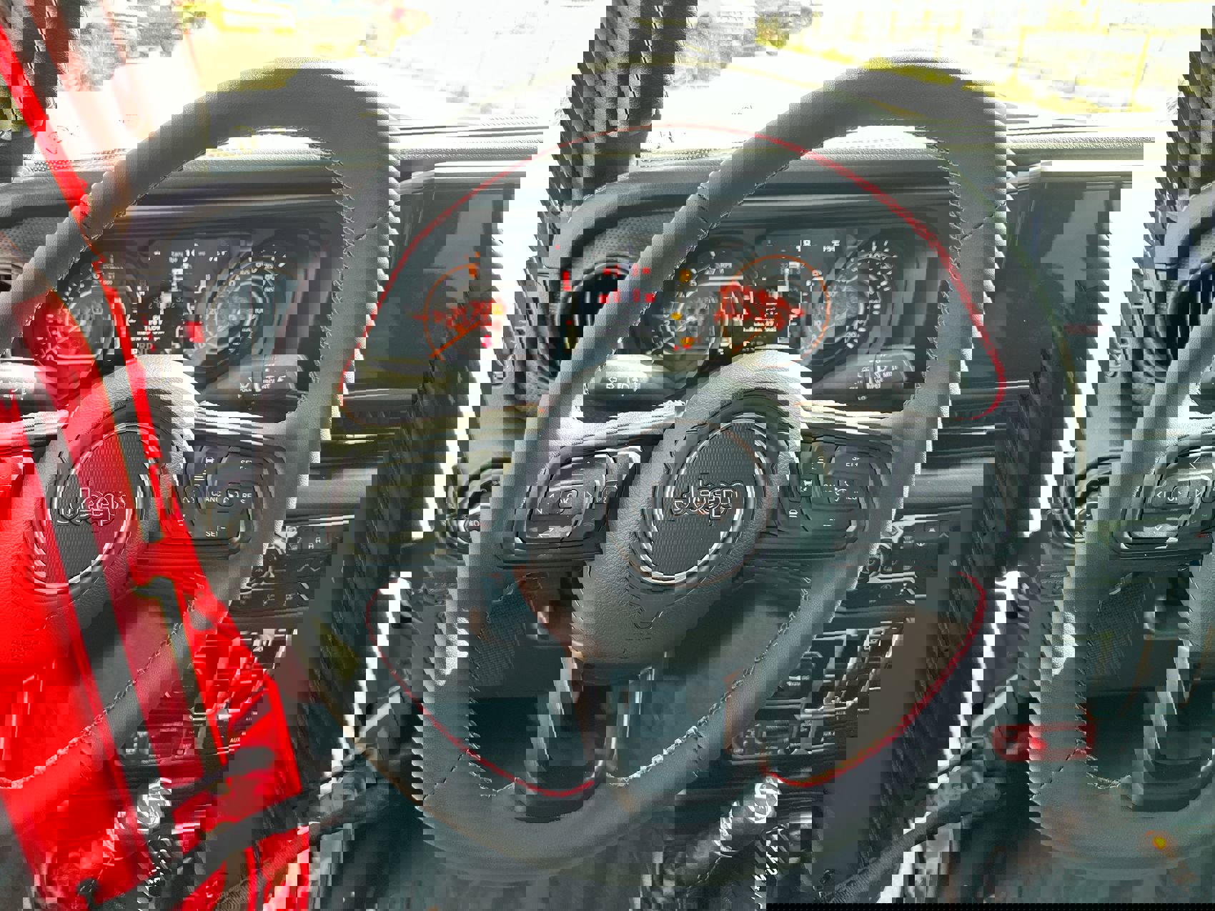 Used 2024 Jeep Gladiator Rubicon w/ Safety Group image 14