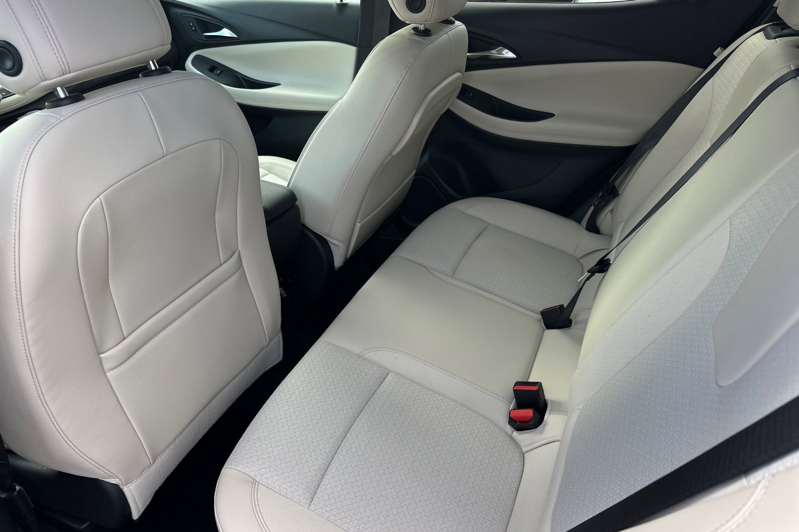 Used 2023 Buick Encore GX Preferred w/ Cold Weather Comfort Package image 12