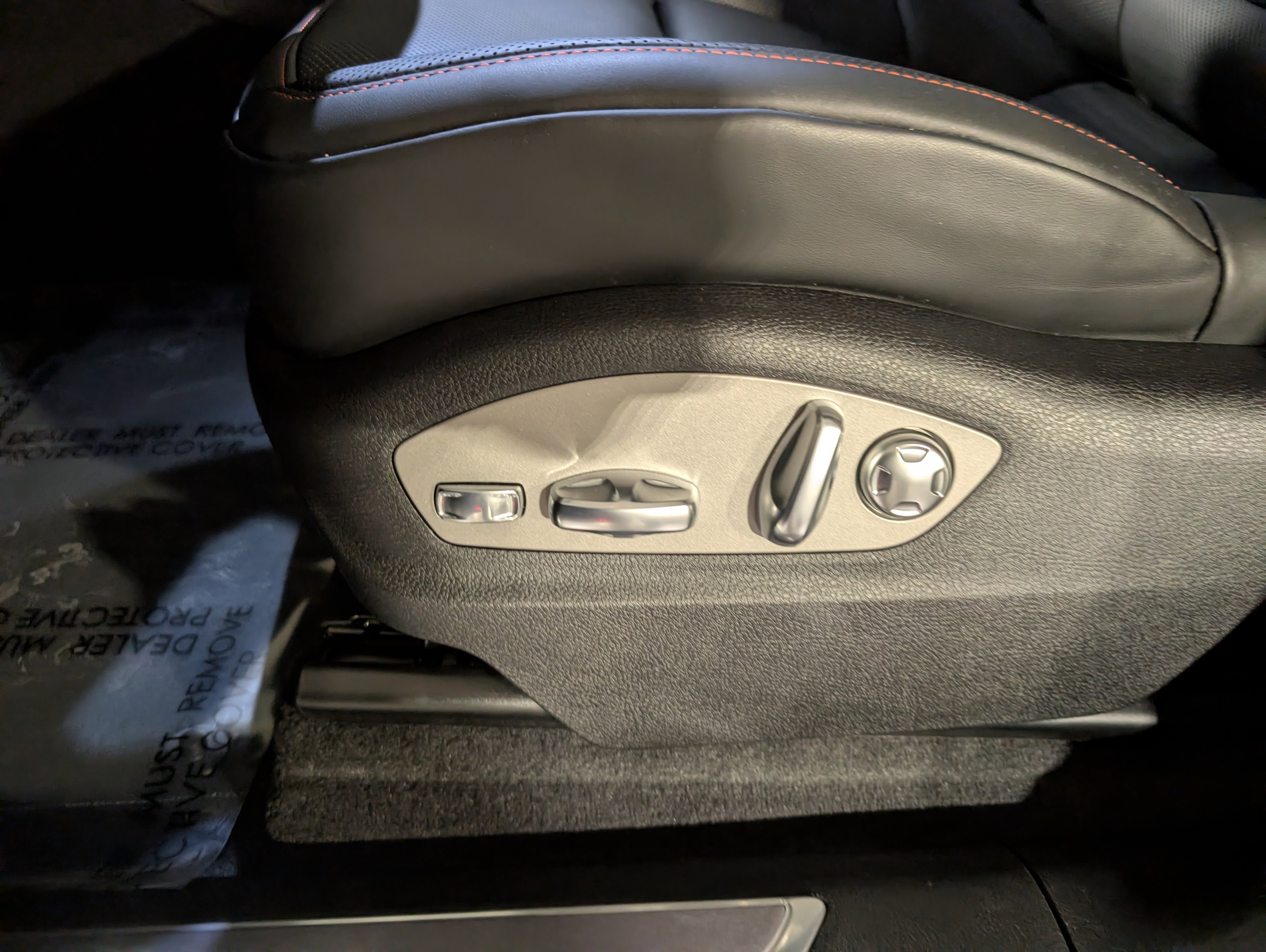 New 2026 Porsche Macan image 17