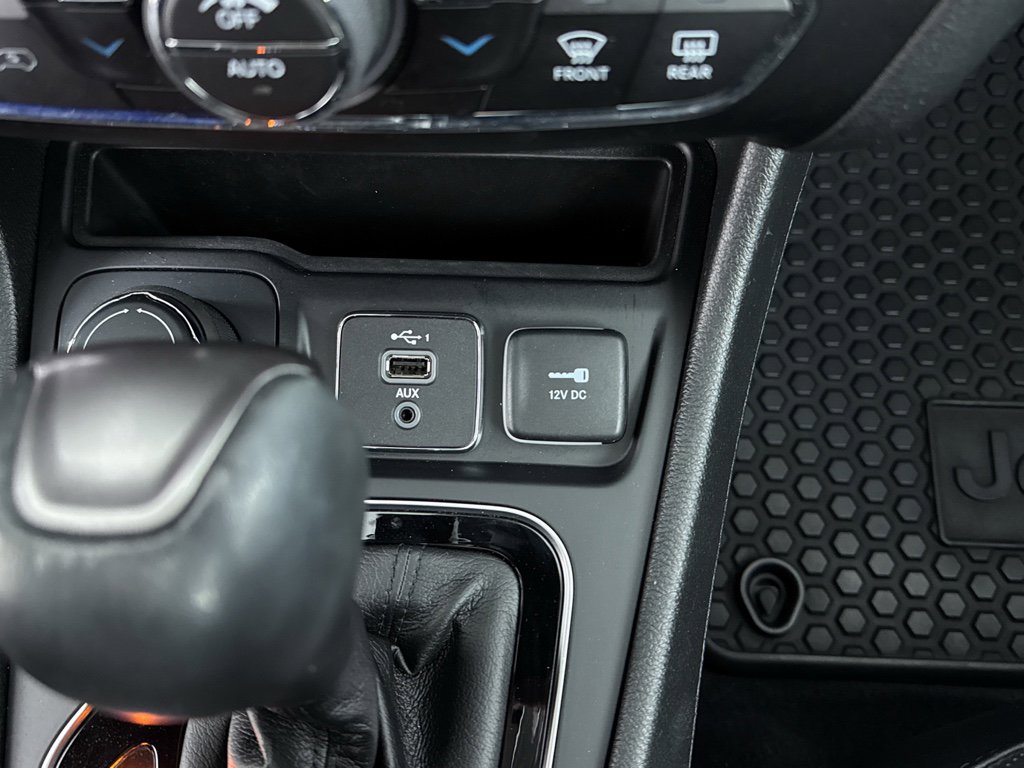 Used 2023 Jeep Cherokee Altitude Lux w/ Lux Elite Package image 28