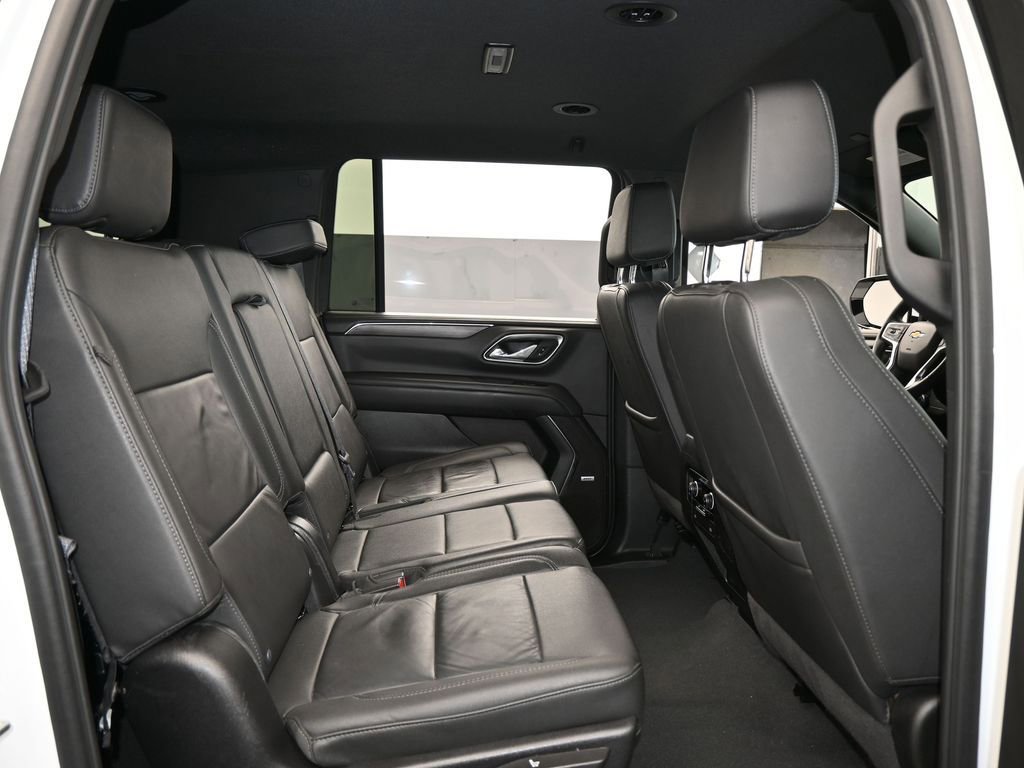 Used 2024 Chevrolet Suburban LT image 43