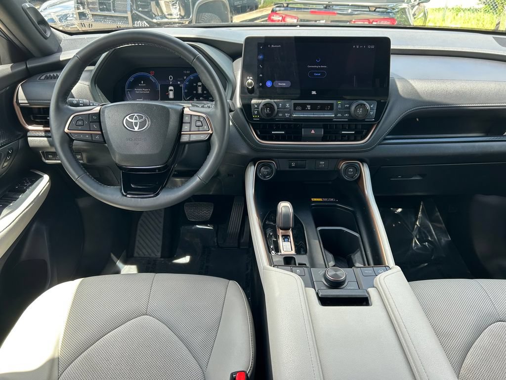 Certified 2024 Toyota Grand Highlander AWD Hybrid image 19