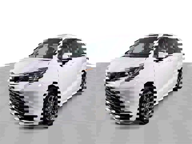 Used 2022 Toyota Sienna LE image 4