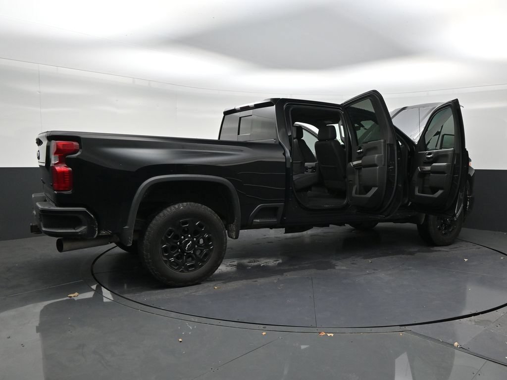 Used 2022 Chevrolet Silverado 2500 LT w/ Midnight Edition AWD/4WD image 28
