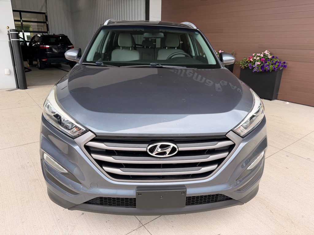 Used 2016 Hyundai Tucson SE w/ Option Group 02 AWD/4WD image 2
