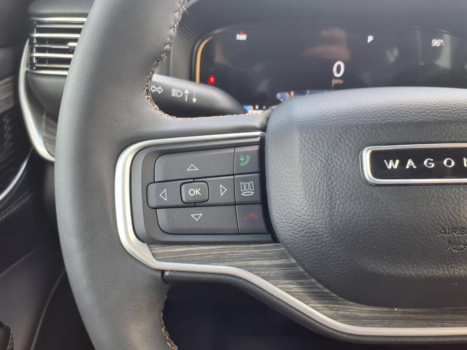 Used 2024 Jeep Wagoneer L Series II w/ Flexible Seating Group RWD image 17