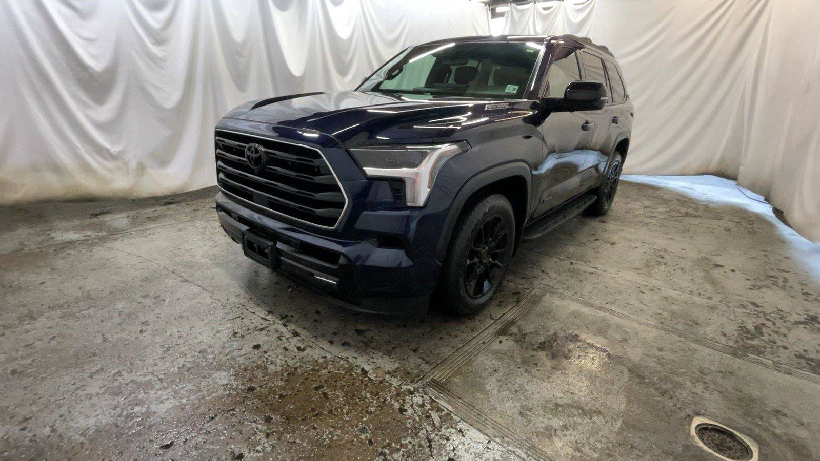 Used 2025 Toyota Sequoia Limited w/ TRD Off-Road Package AWD/4WD image 13