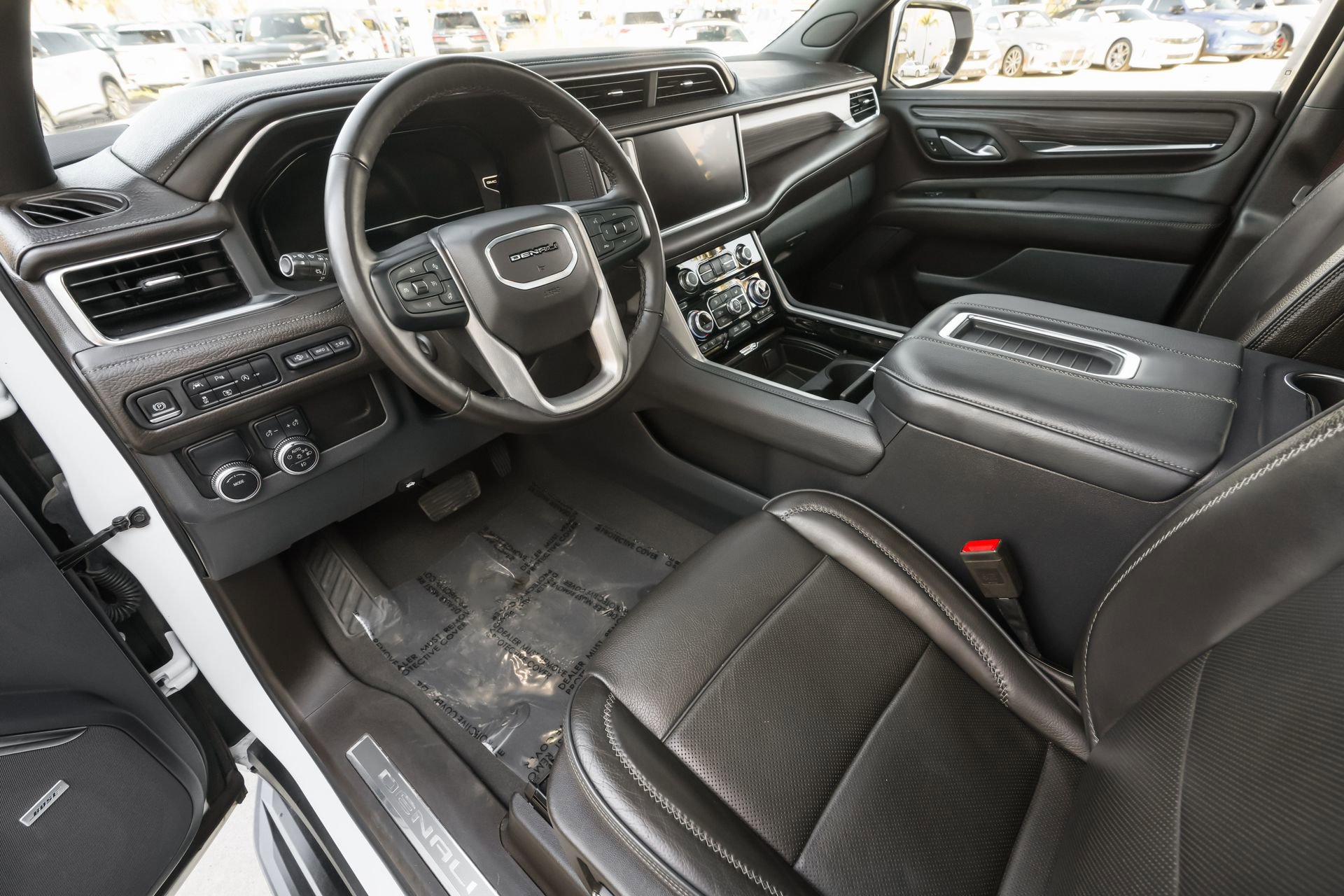 Used 2024 GMC Yukon XL Denali image 5