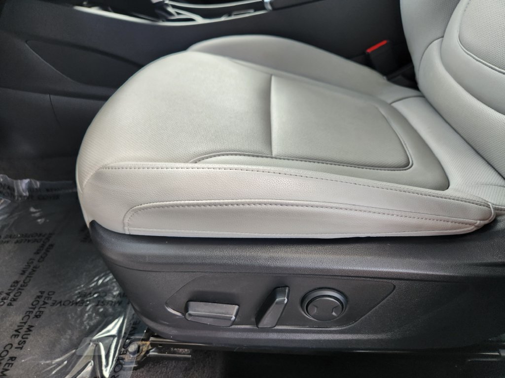 Used 2025 Hyundai Santa Cruz SEL AWD/4WD image 15