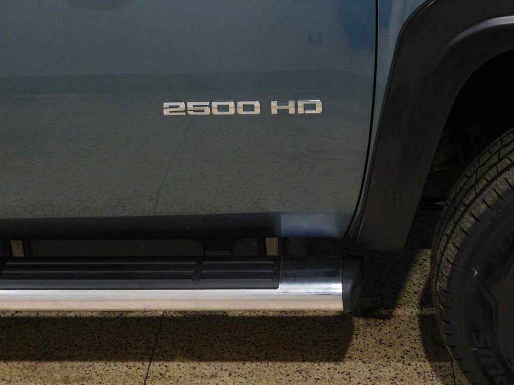 Used 2011 Chevrolet Silverado 2500 LT w/ Interior Plus Package AWD/4WD image 12