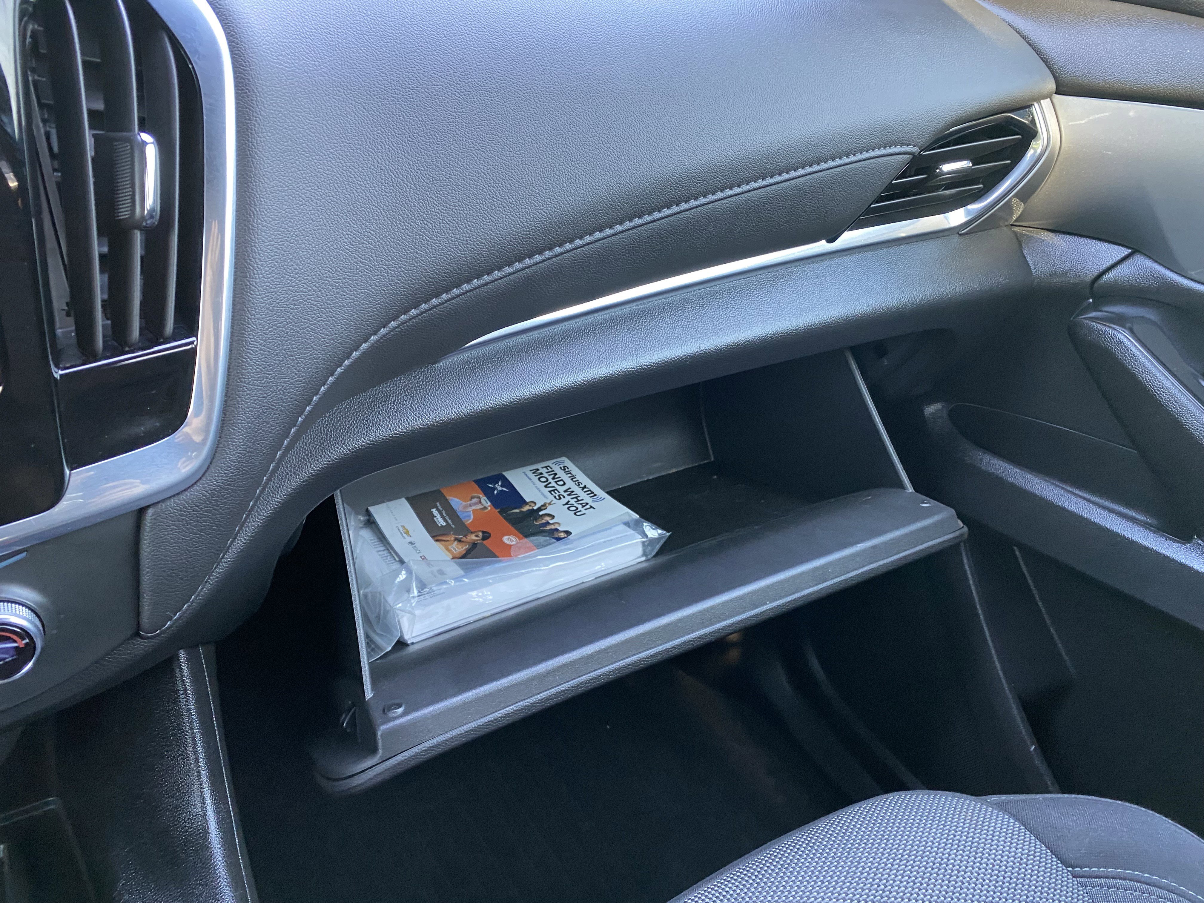 Used 2022 Chevrolet Traverse LT FWD image 31