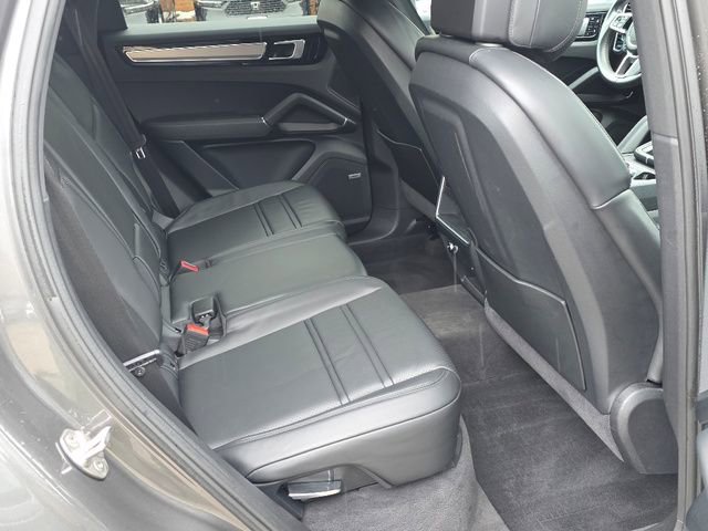 Used 2020 Porsche Cayenne image 14