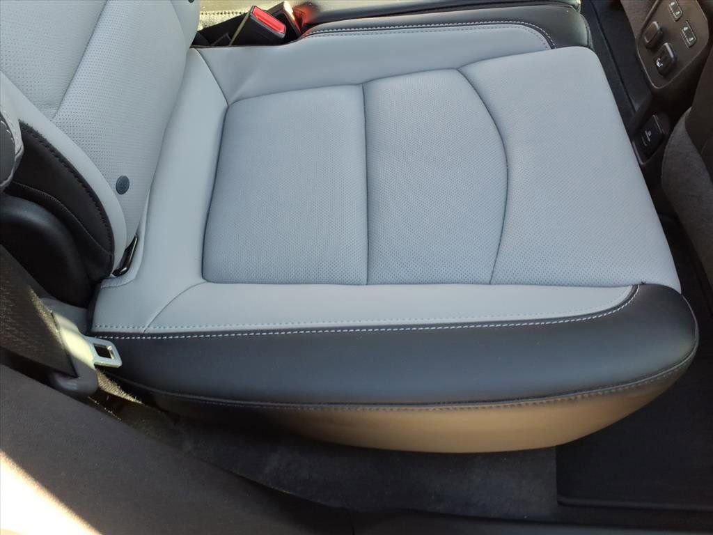 Used 2018 Chevrolet Equinox Premier image 17