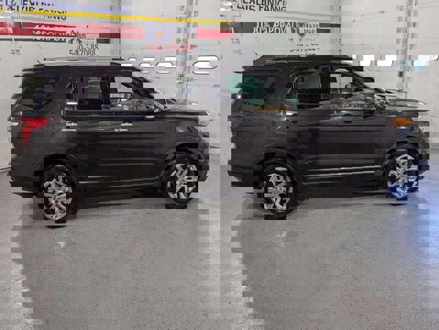 Used 2015 Ford Explorer XLT w/ Equipment Group 202B image 8