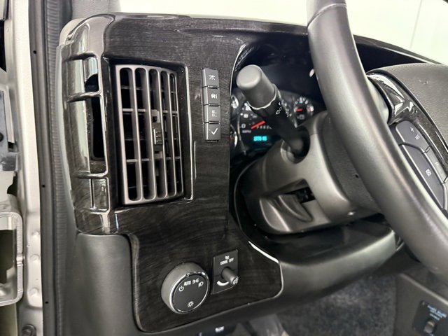 New 2024 Chevrolet Express 2500 Extended image 19