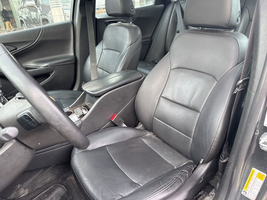 Used 2016 Chevrolet Malibu Premier w/ Driver Confidence Package image 9