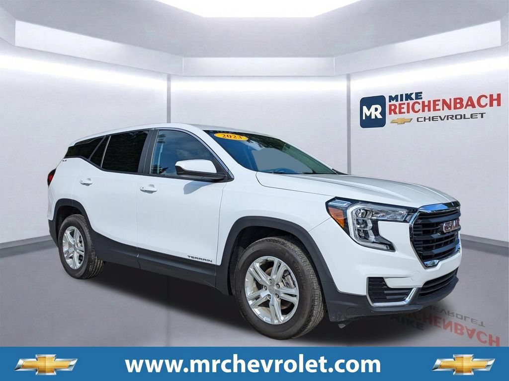 Used 2023 GMC Terrain SLE FWD image 1