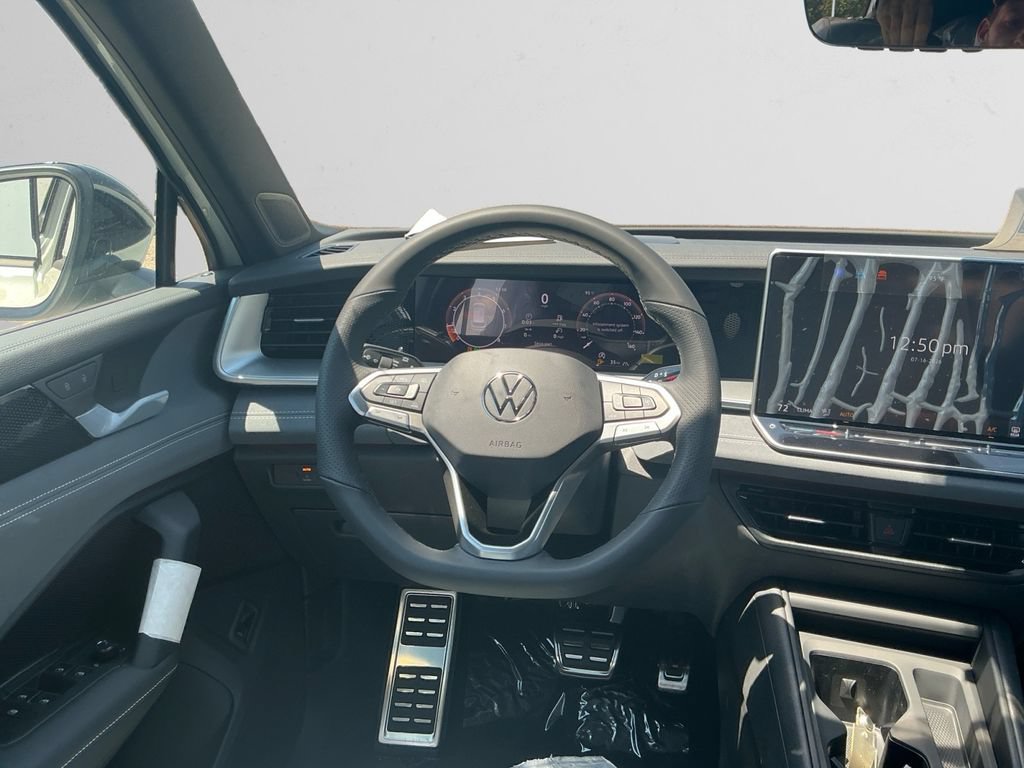 New 2026 Volkswagen Tiguan SE R-Line AWD/4WD image 12
