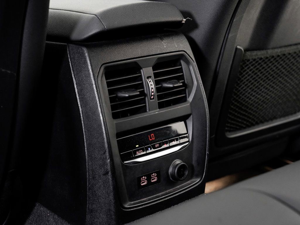 Used 2020 BMW 330i xDrive Sedan w/ Convenience Package AWD/4WD image 23